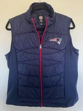 NFL Women's Navy Quilted Vest with Red Trim and Team Logo